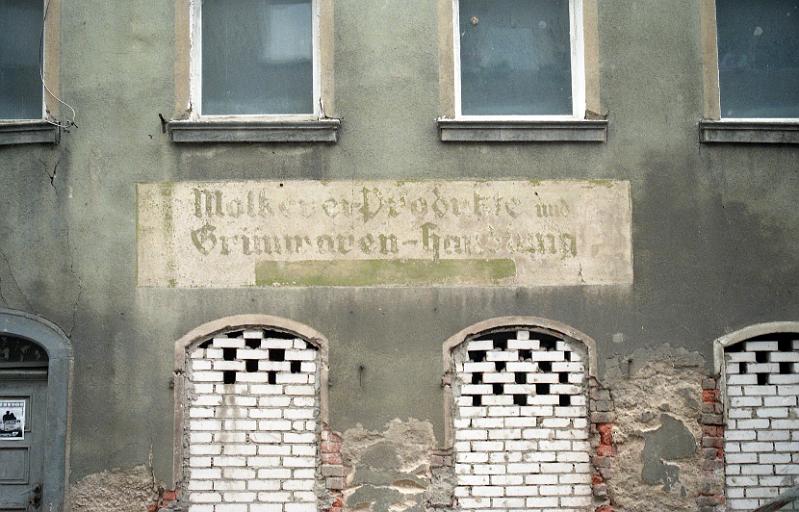 Zittau, Rosensstr. 9, 4.6.1997.jpg - Molkerei-Produkte und Grünwaren-Handlung